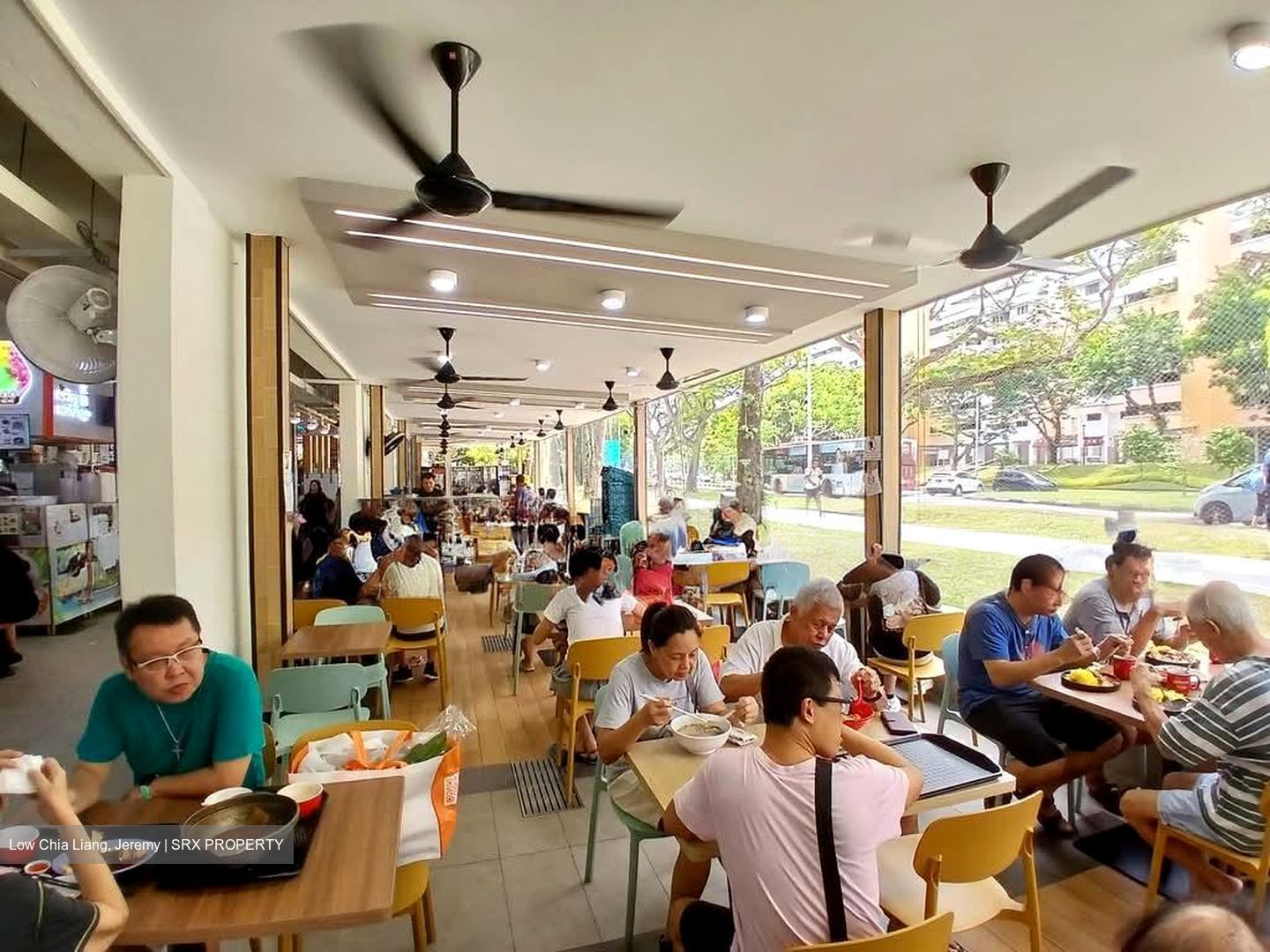 Serangoon Central Drive (D19), Retail #555022331